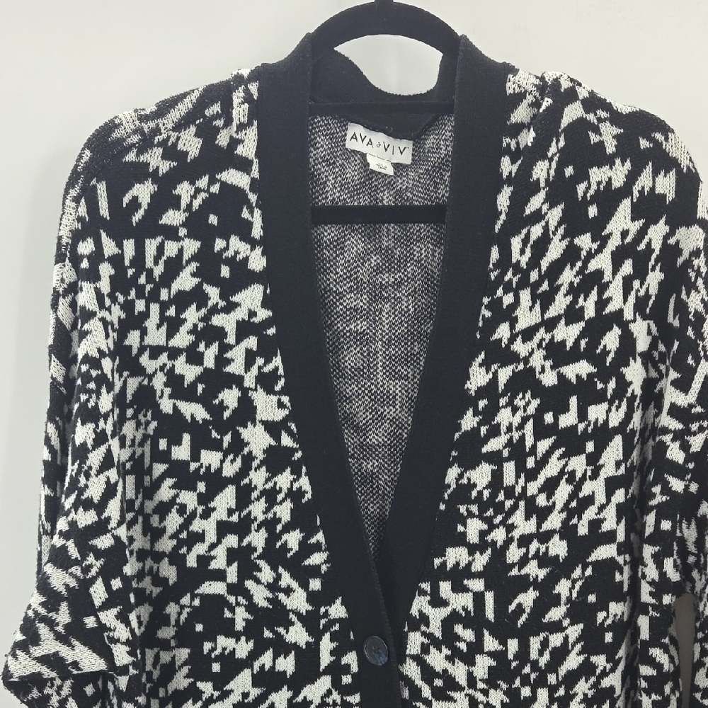 Elegant Black and White Women's Button Up Cardigan - Picture 3 of 15